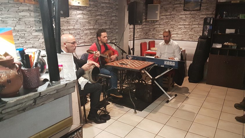 Restaurant l'OASIS recherche des musiciens(nes), chanteurs(euses), pour concerts