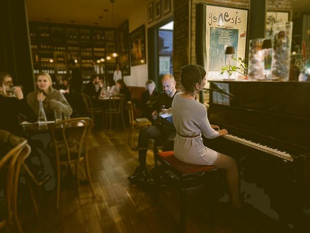 Olinka Mitroshina Feat. (duo Piano Bar)
